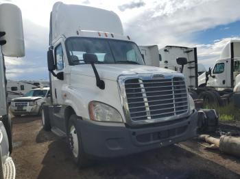  Salvage Freightliner Cascadia