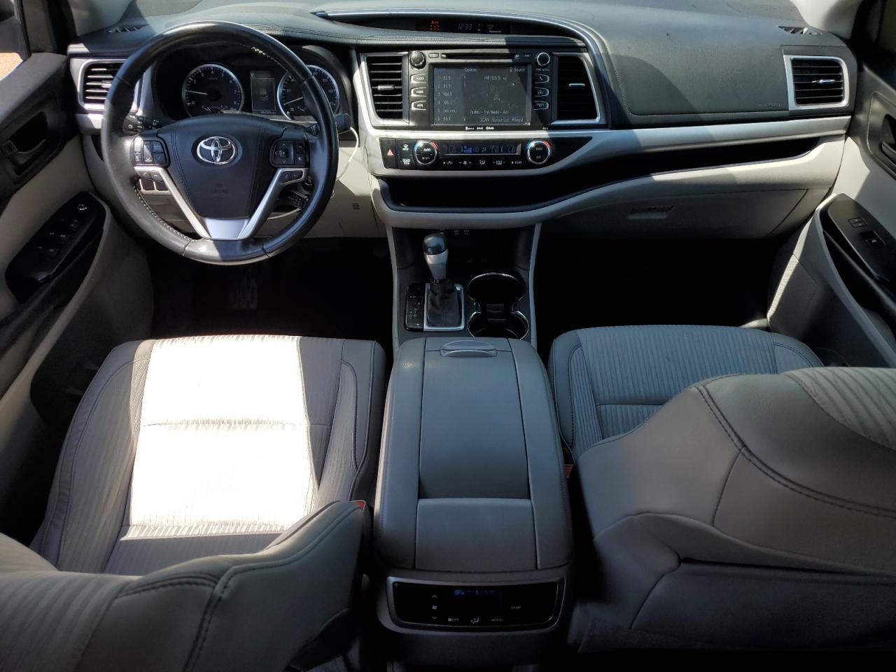 Toyota Highlander Le Image 5