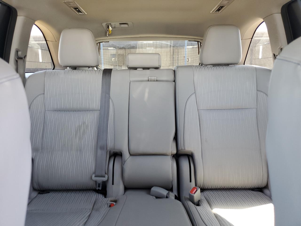 Toyota Highlander Le Image 8