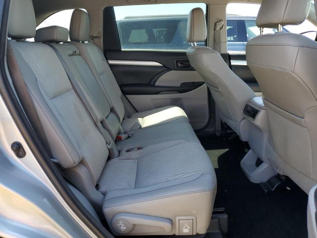 Toyota Highlander Le Image 10