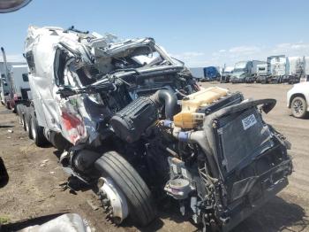  Salvage Volvo Vnl