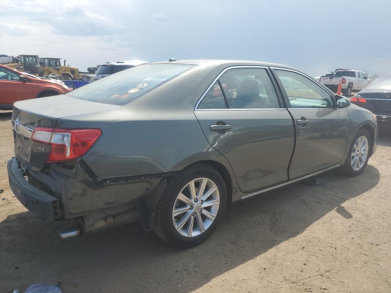 Toyota Camry Base Image 11