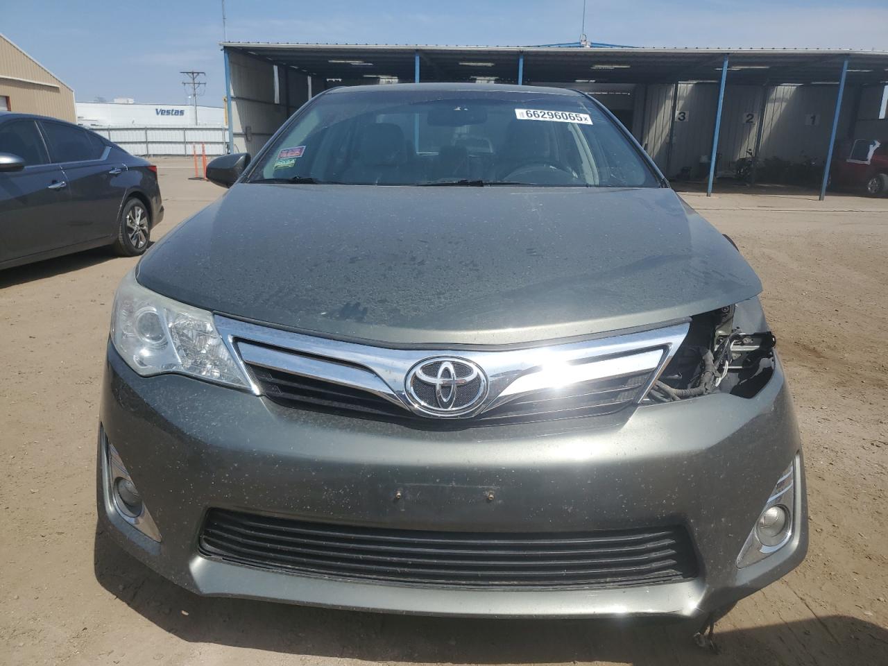 Toyota Camry Base Image 3