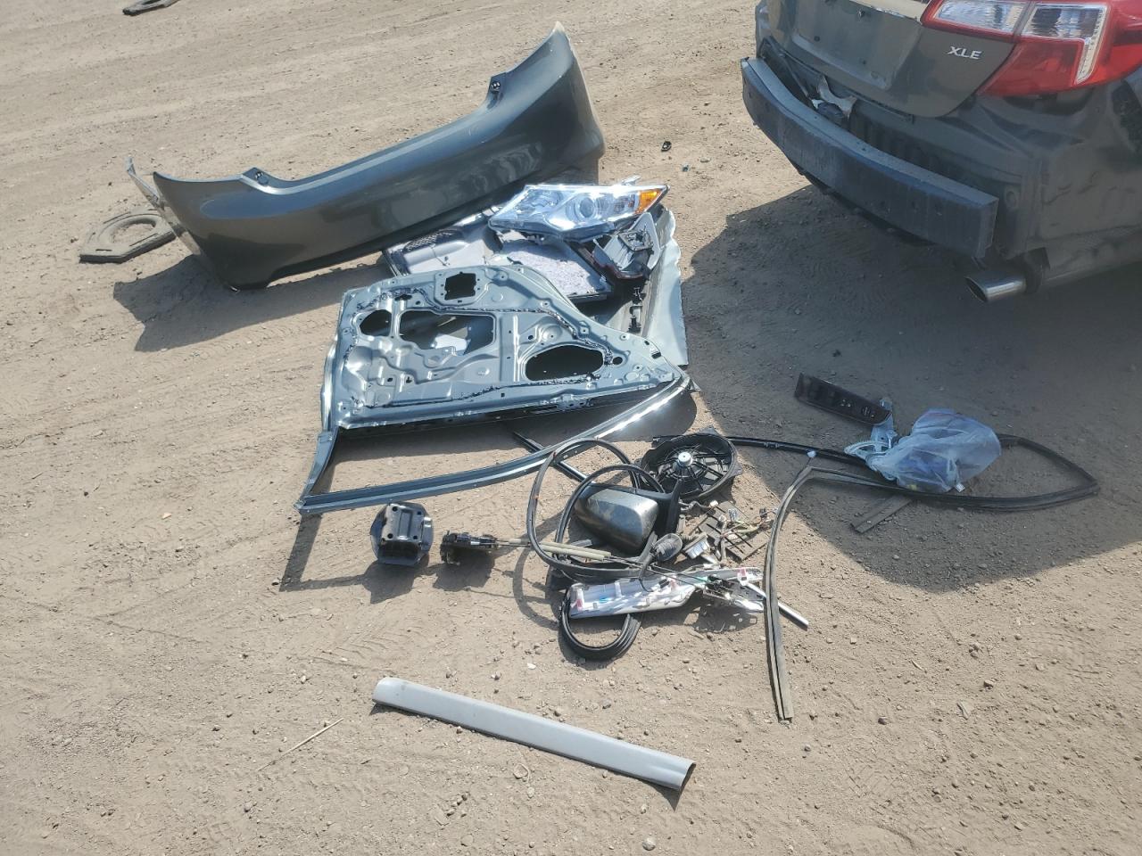 Toyota Camry Base Image 10