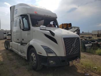  Salvage Volvo Vnl