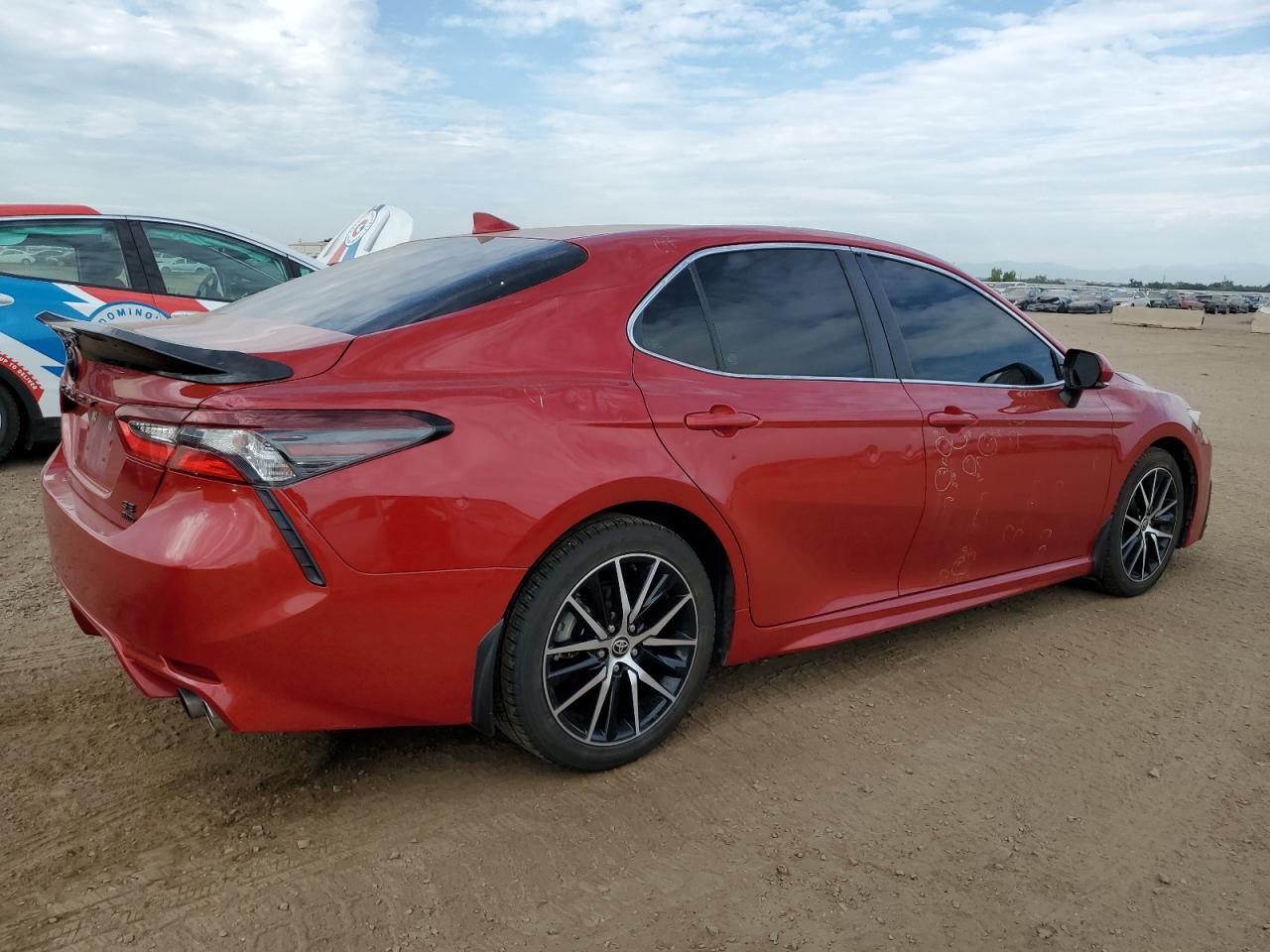Toyota Camry Se Image 10