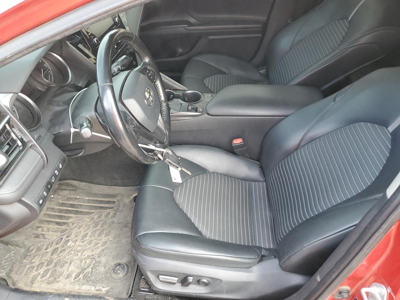 Toyota Camry Se Image 5