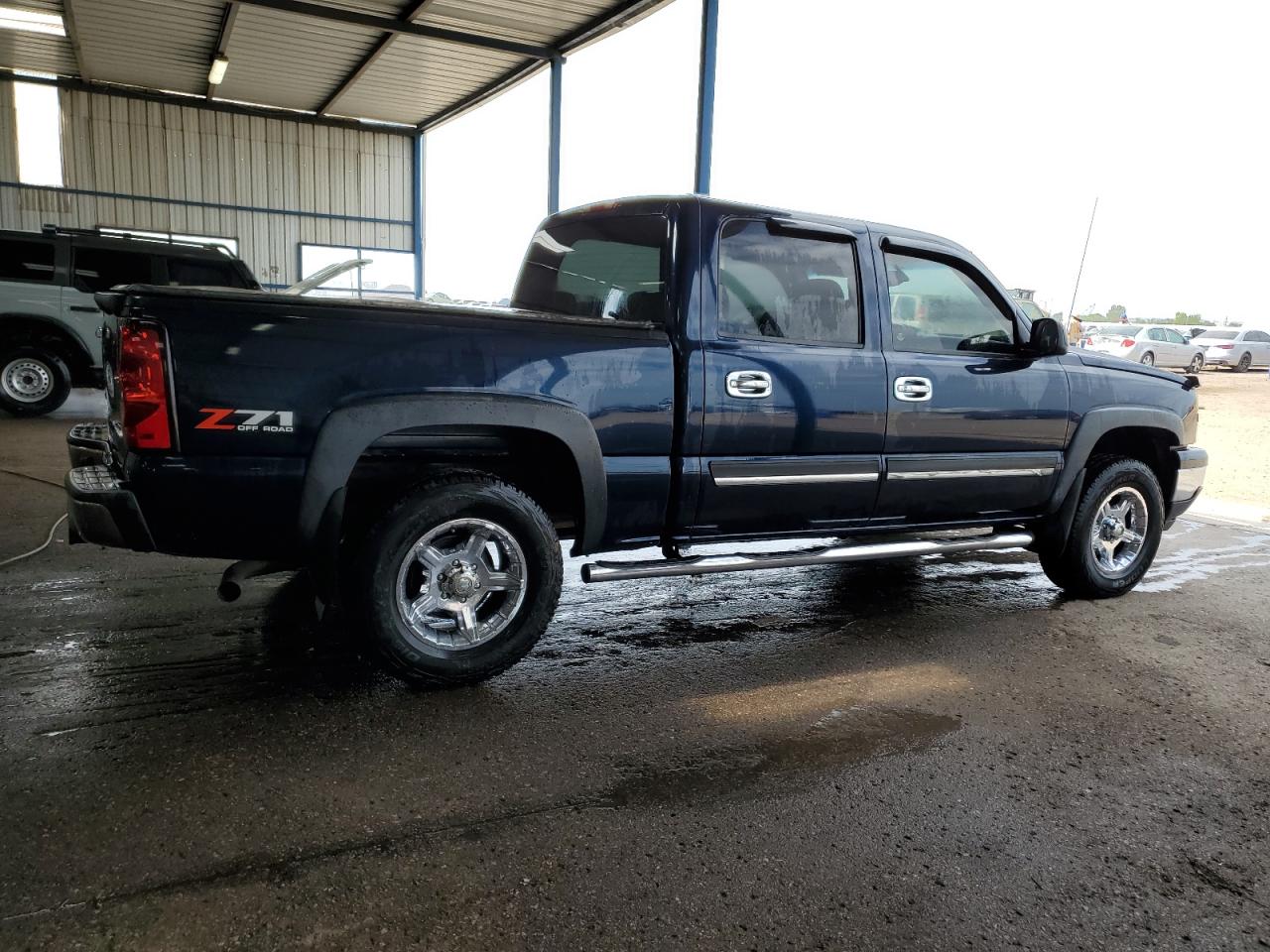 Chevrolet Silverado K1500 Classic Crew Cab Image 4