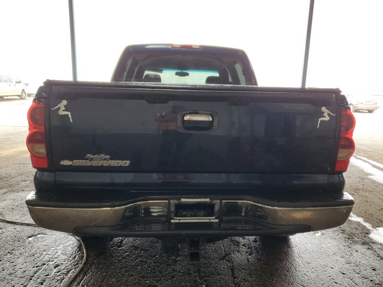 Chevrolet Silverado K1500 Classic Crew Cab Image 6