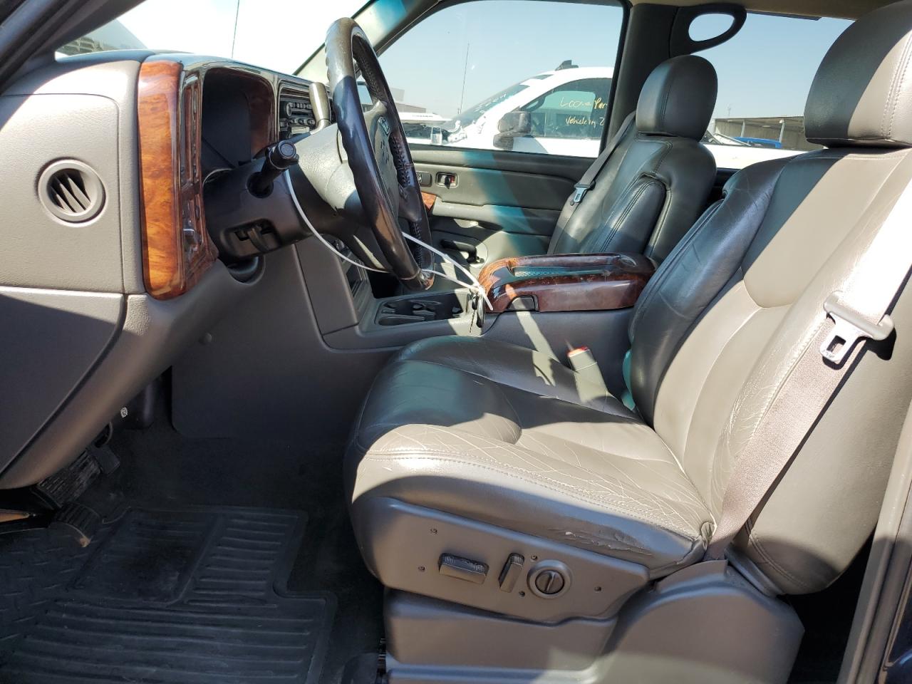 Chevrolet Silverado K1500 Classic Crew Cab Image 8