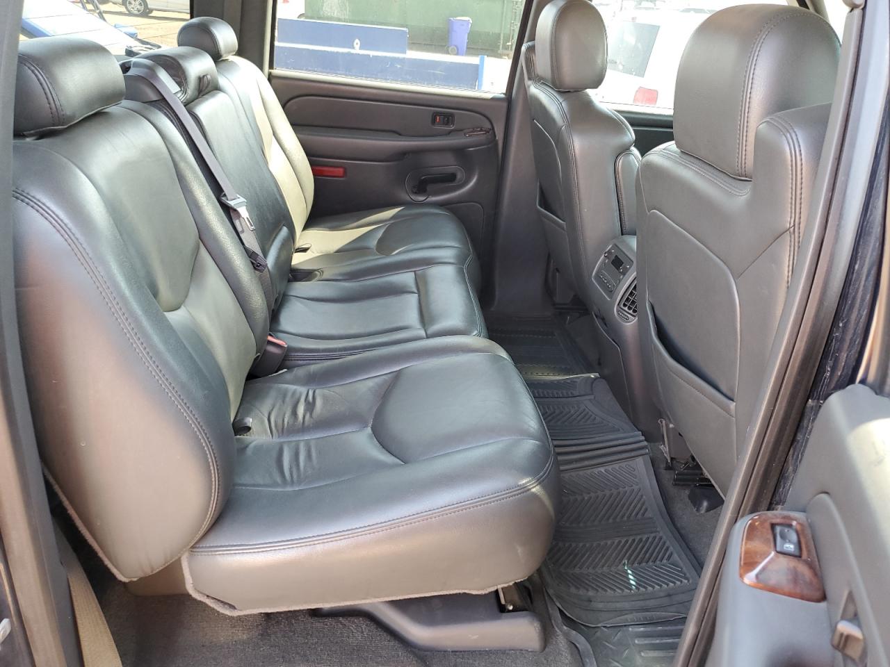 Chevrolet Silverado K1500 Classic Crew Cab Image 9