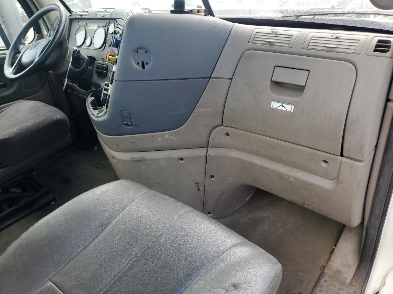 Freightliner Cascadia Image 4