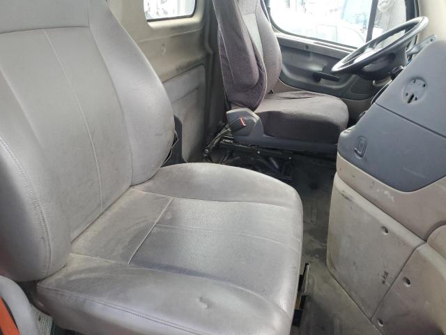 Freightliner Cascadia Image 8