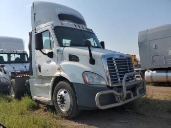  Salvage Freightliner Cascadia