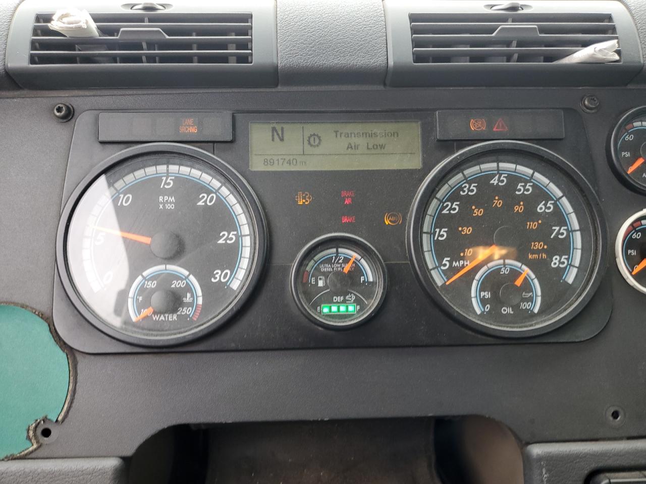 Freightliner Cascadia 1 Image 9