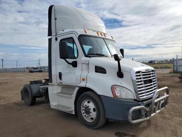  Salvage Freightliner Cascadia 1