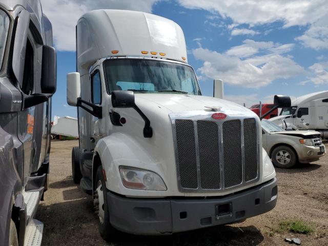  Salvage Peterbilt 579
