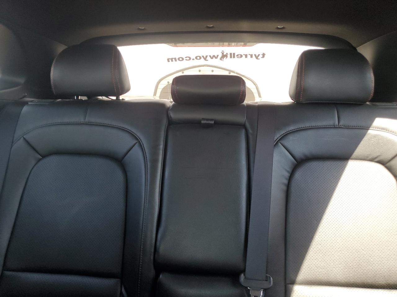 Hyundai KONA Night Image 2