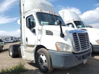  Salvage Freightliner Cascadia 1