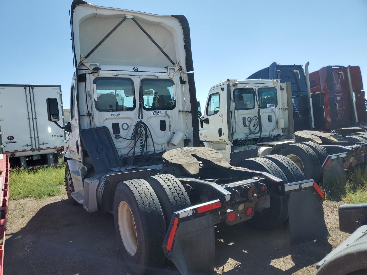 Freightliner Cascadia 1 Image 10