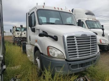  Salvage Freightliner Cascadia 1
