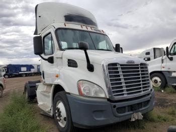  Salvage Freightliner Cascadia 1
