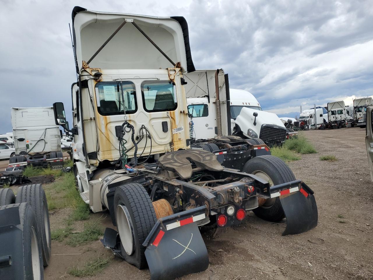 Freightliner Cascadia 1 Image 3