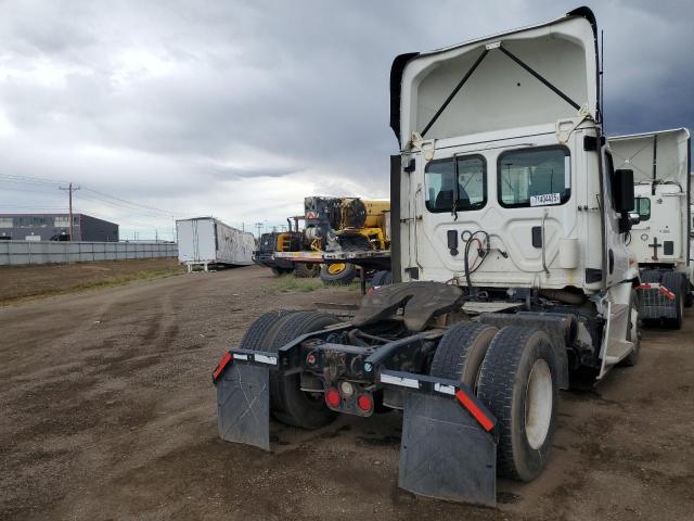 Freightliner Cascadia 1 Image 9