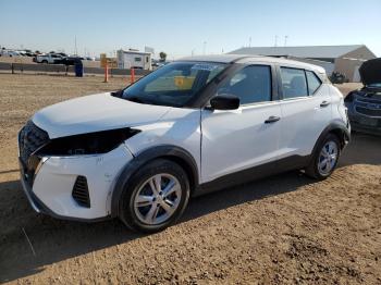  Salvage Nissan Kicks