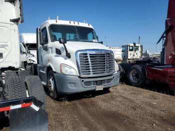  Salvage Freightliner Cascadia 1