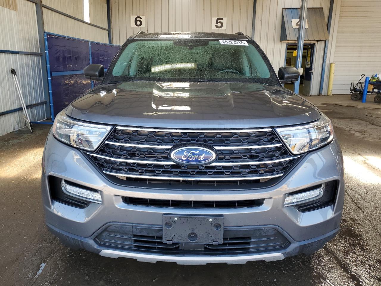 Ford Explorer Xlt Image 5