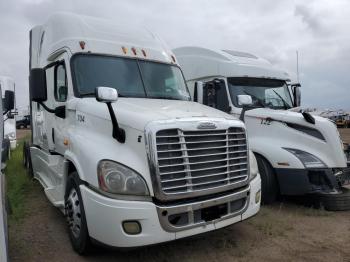  Salvage Freightliner Cascadia