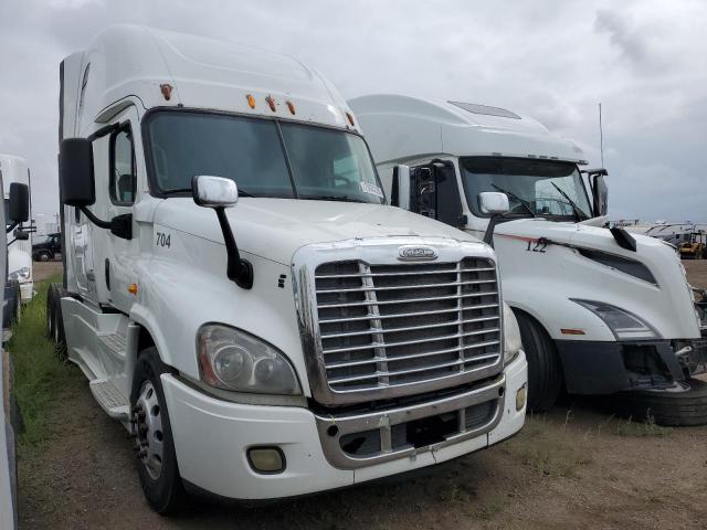  Salvage Freightliner Cascadia
