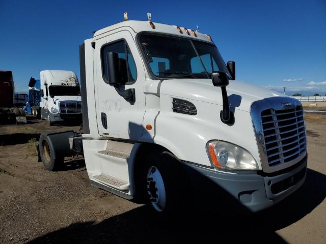  Salvage Freightliner Cascadia 1