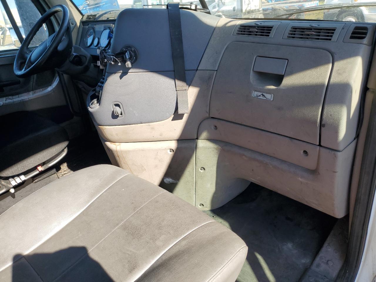 Freightliner Cascadia 1 Image 7