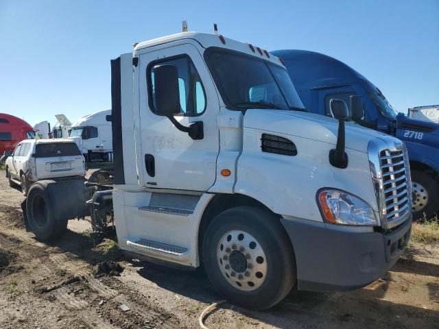  Salvage Freightliner Cascadia 1