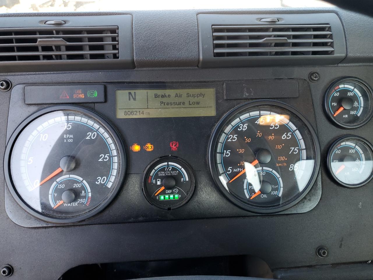 Freightliner Cascadia 1 Image 8