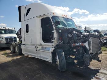  Salvage Freightliner Cascadia 1