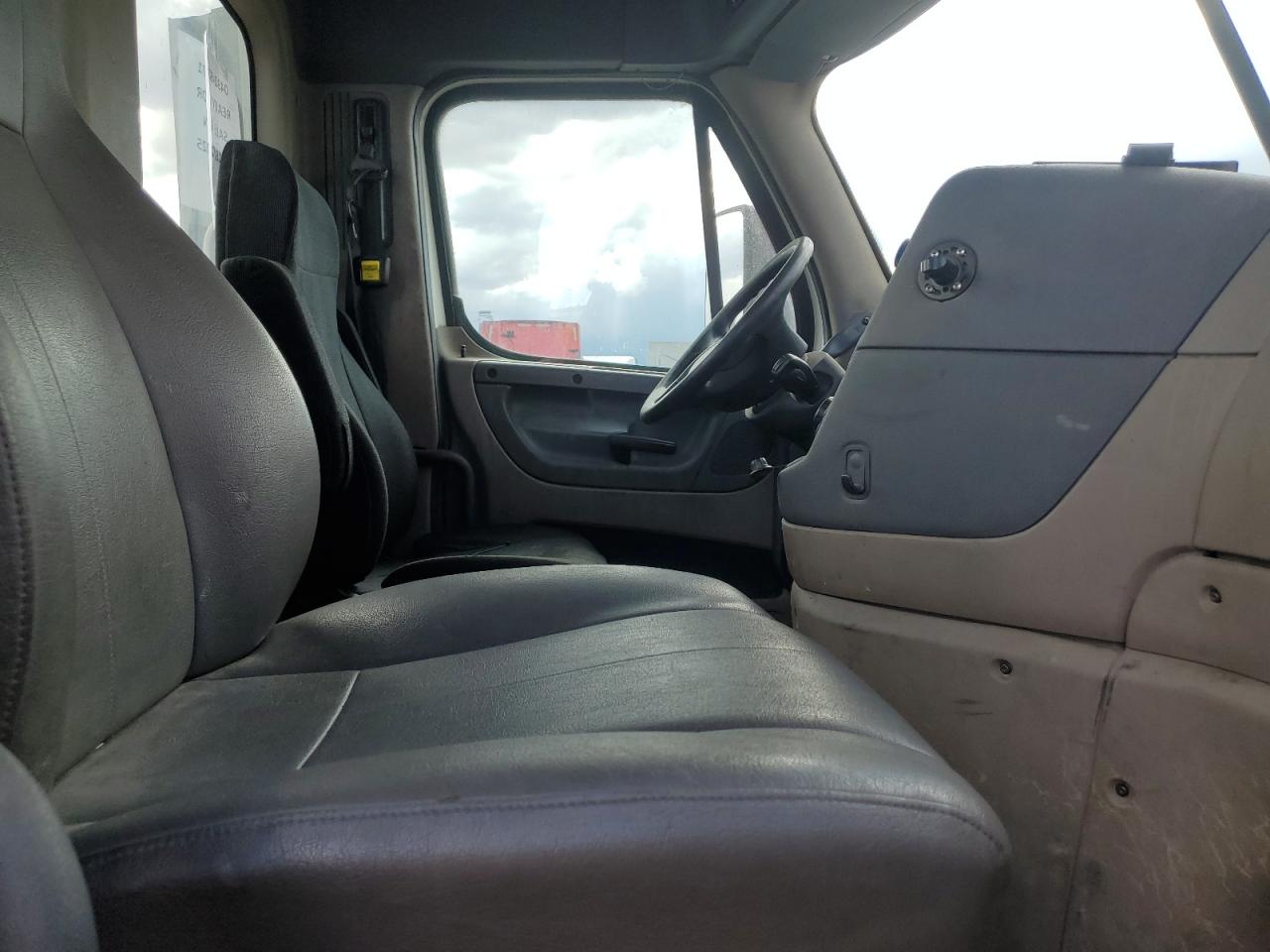 Freightliner Cascadia Image 4