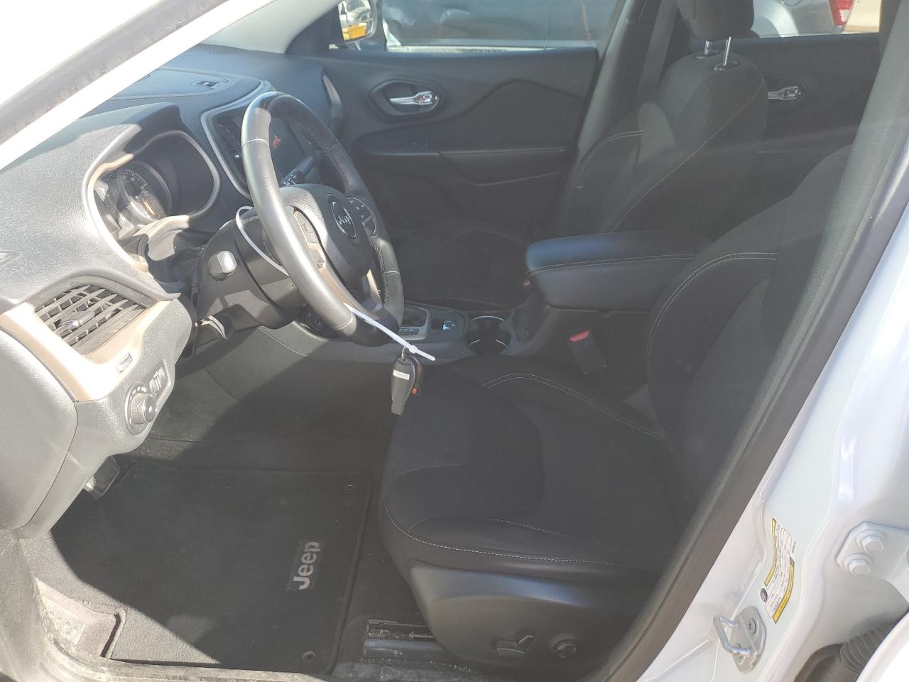 Jeep Grand Cherokee Latitude Image 3