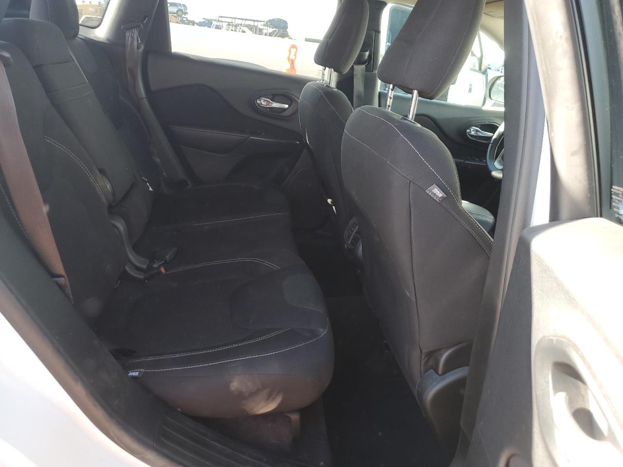 Jeep Grand Cherokee Latitude Image 4