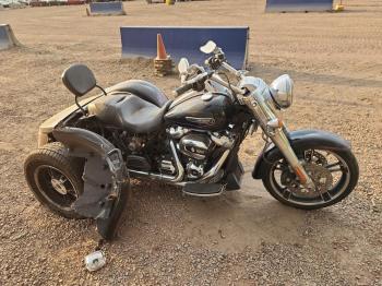  Salvage Harley-Davidson Fl