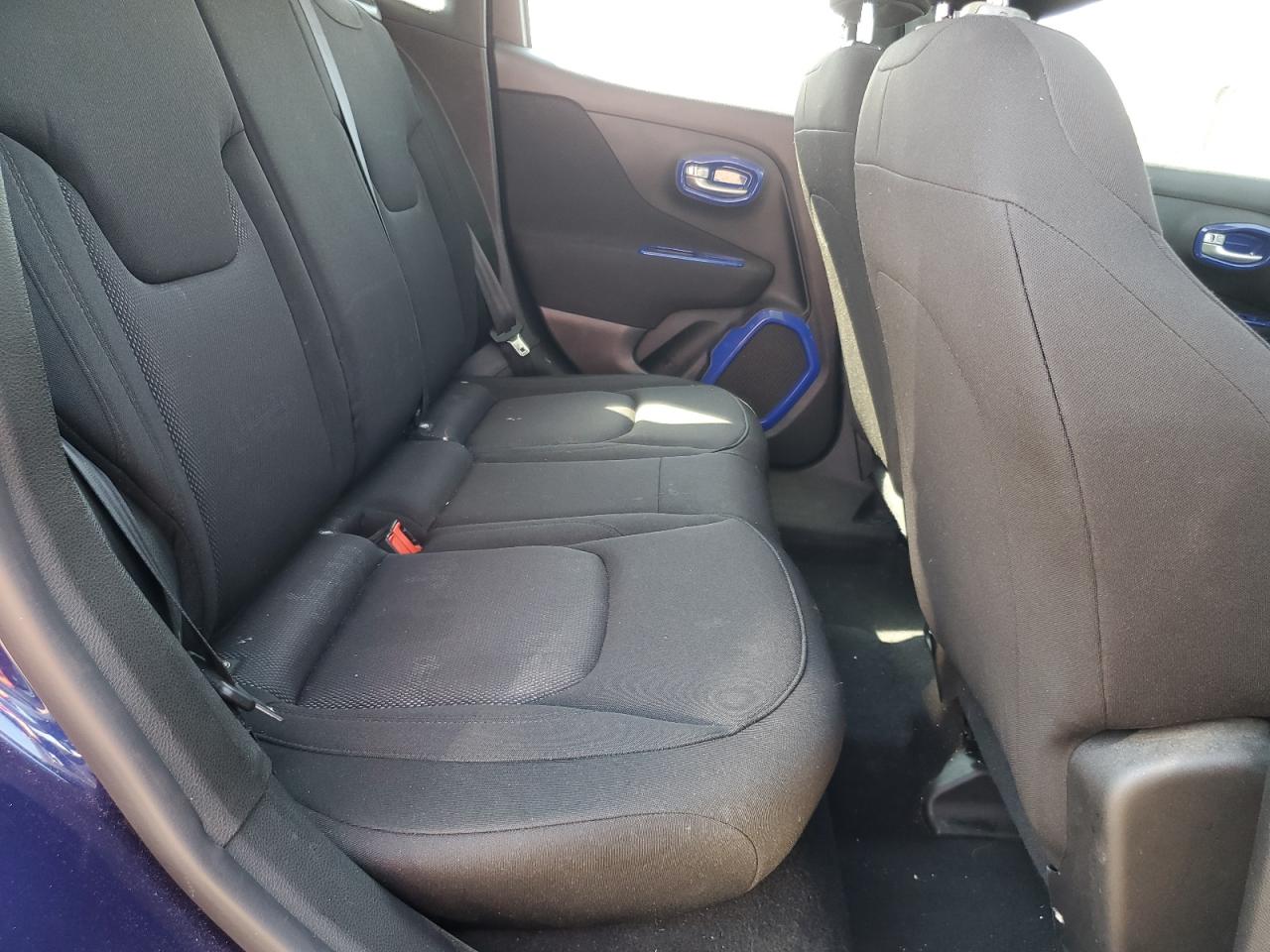 Jeep Renegade Sport Image 8