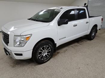  Salvage Nissan Titan