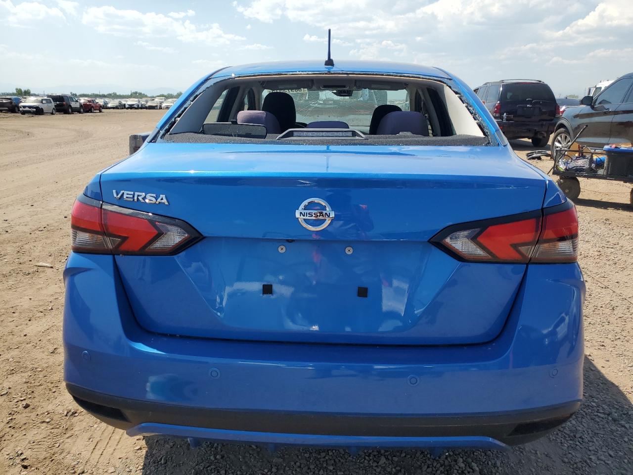 Nissan Versa S Image 3