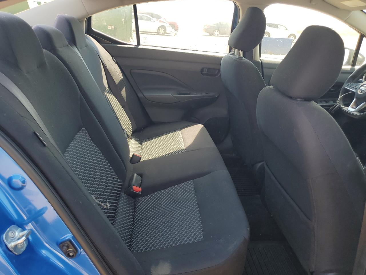 Nissan Versa S Image 12