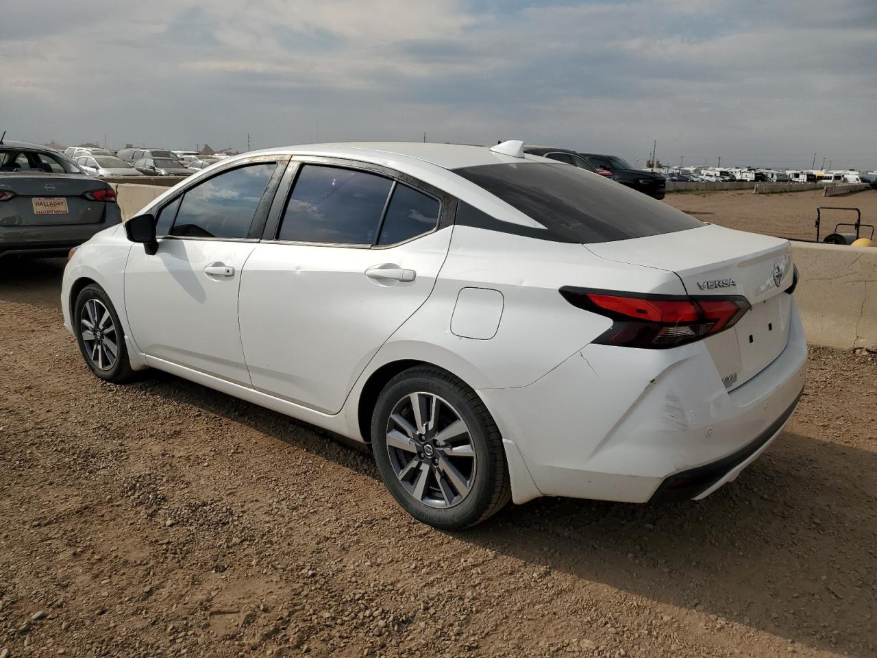 Nissan Versa Sv Image 6