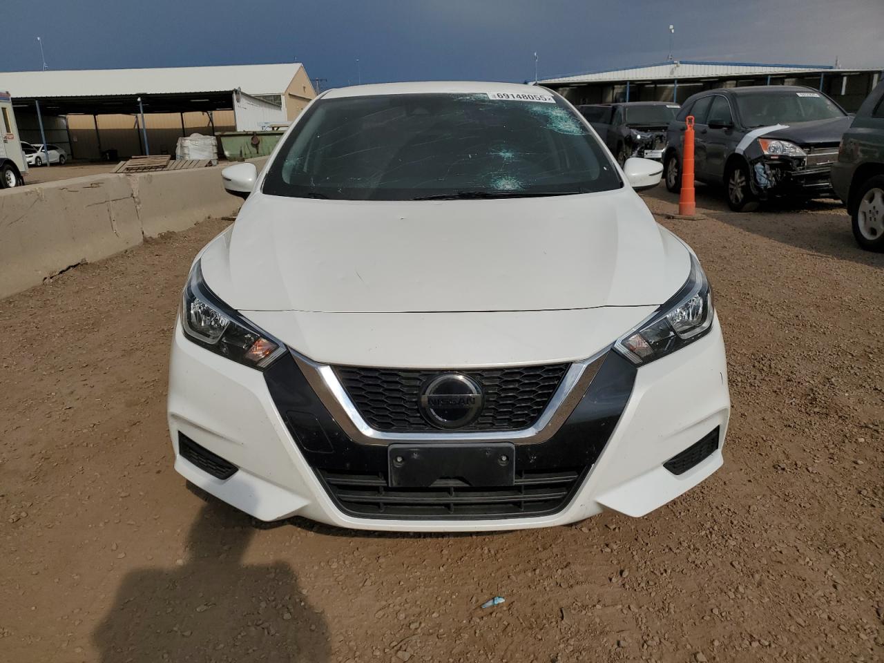 Nissan Versa Sv Image 9