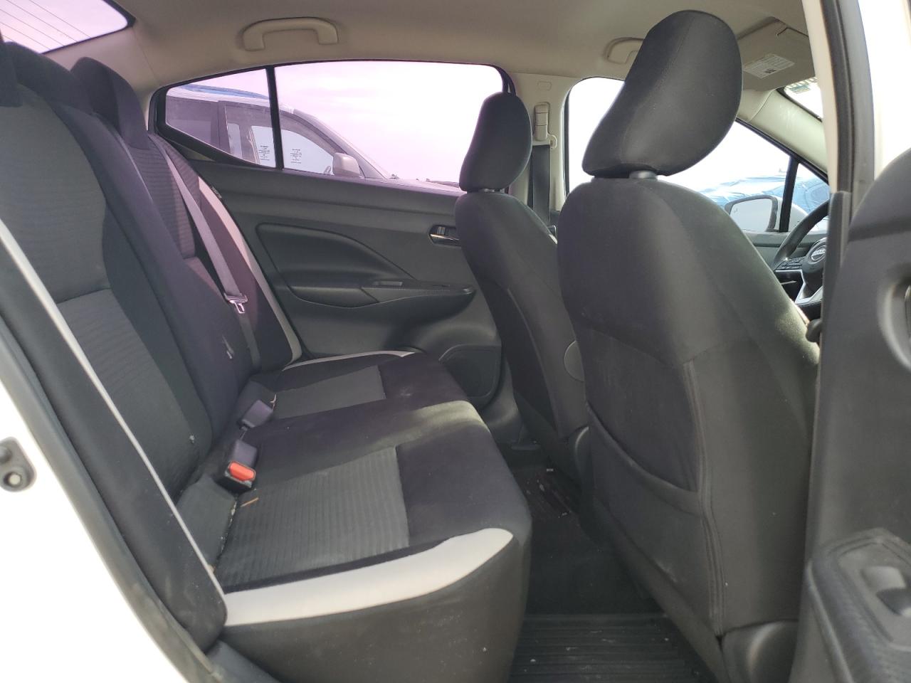 Nissan Versa Sv Image 7