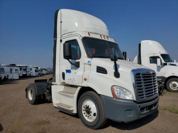  Salvage Freightliner Cascadia 1